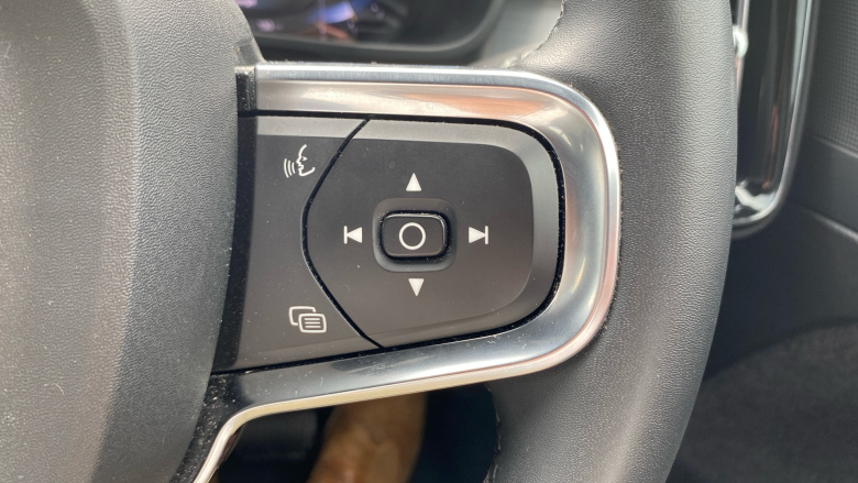 Volvo XC40 2.0 B3P Plus Dark 5dr Auto Petrol Estate